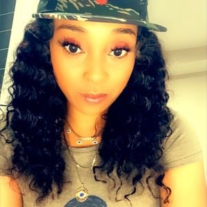 Meet your Posher, Alia